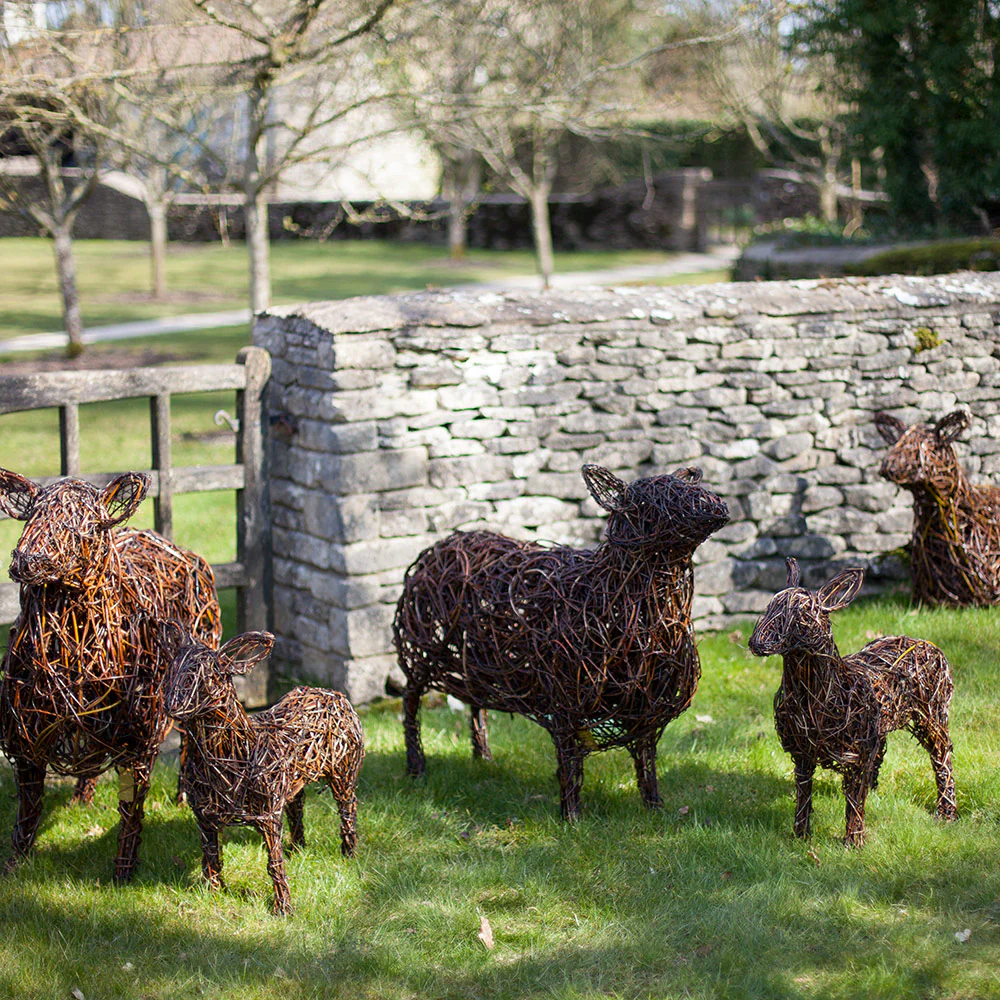 "Come-bye" Cotswold Sheep Willow Sculpture Scene - Image 2