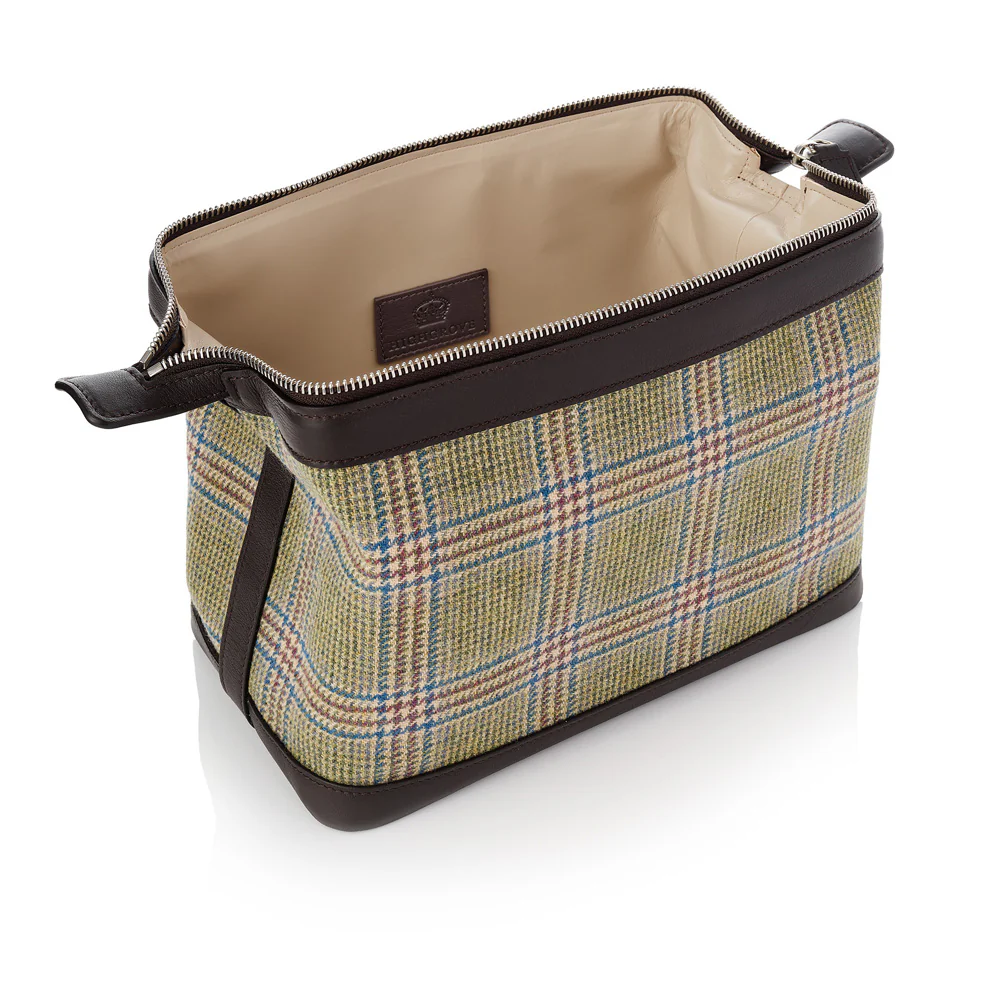 Prince of Wales Check Toiletry Bag - Image 2
